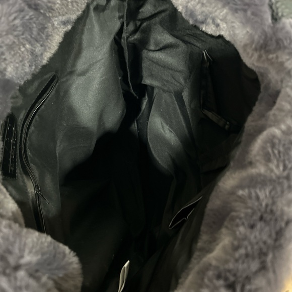 NY&C Faux Fur Tote Bag – Gray – NWT - Picture 6 of 8